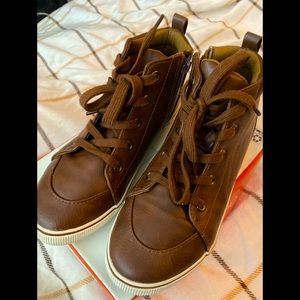 Cat&Jack boys size 3 bootie